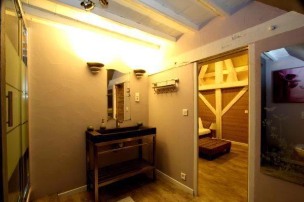 Le Domaine Des Papillons Hotel Beaujeu-Saint-Vallier-et-Pierrejux Room photo